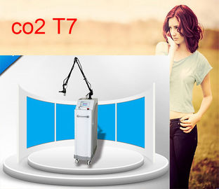 صالون آلة ليزر CO2 كسور لإزالة الكلف / أضرار أشعة الشمس الانتعاش